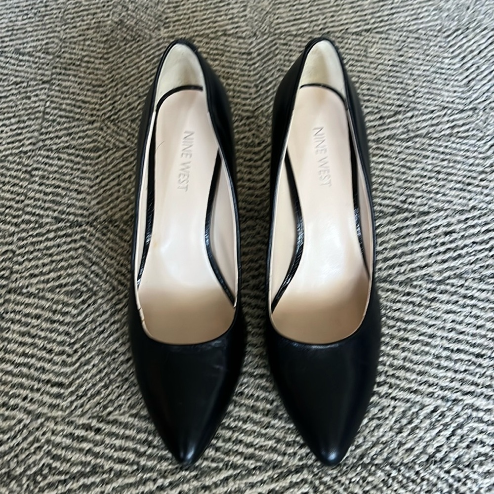 Nine West black pumps size 8 1/2 M